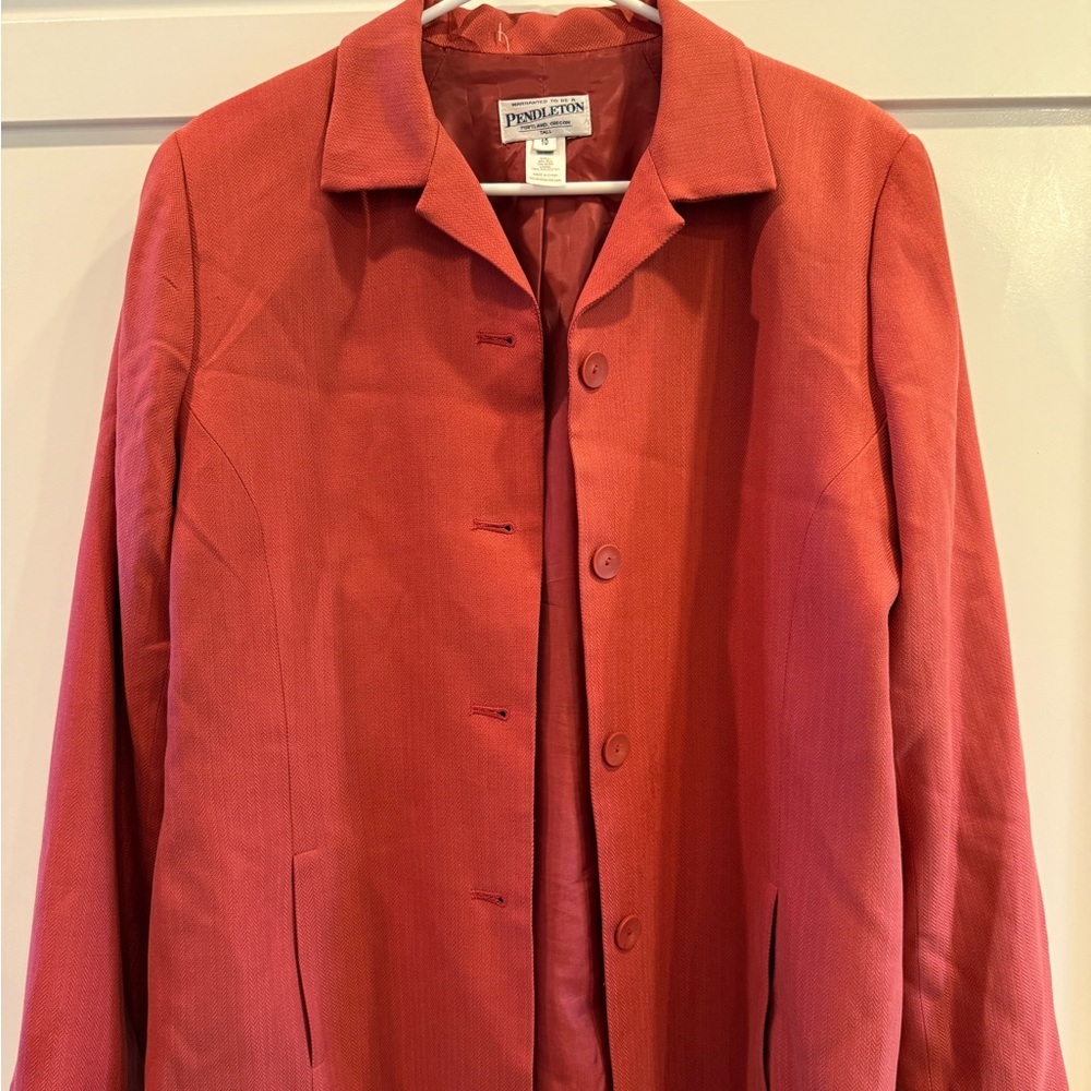 Silk/Wool‎ Blend Pendleton women’s size 10 vintage tall coral lined blazer.